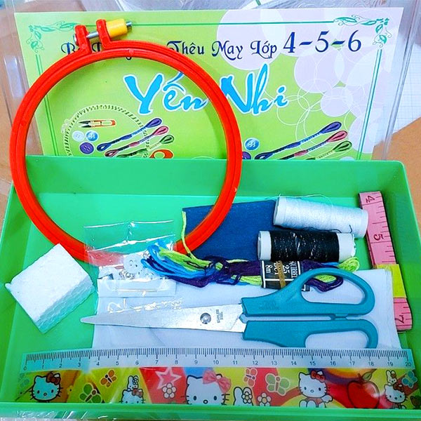 Bộ Dụng Cụ May Thêu Lớp 4-5-6 – Đầy Đủ Phụ Kiện Cho Học Tập